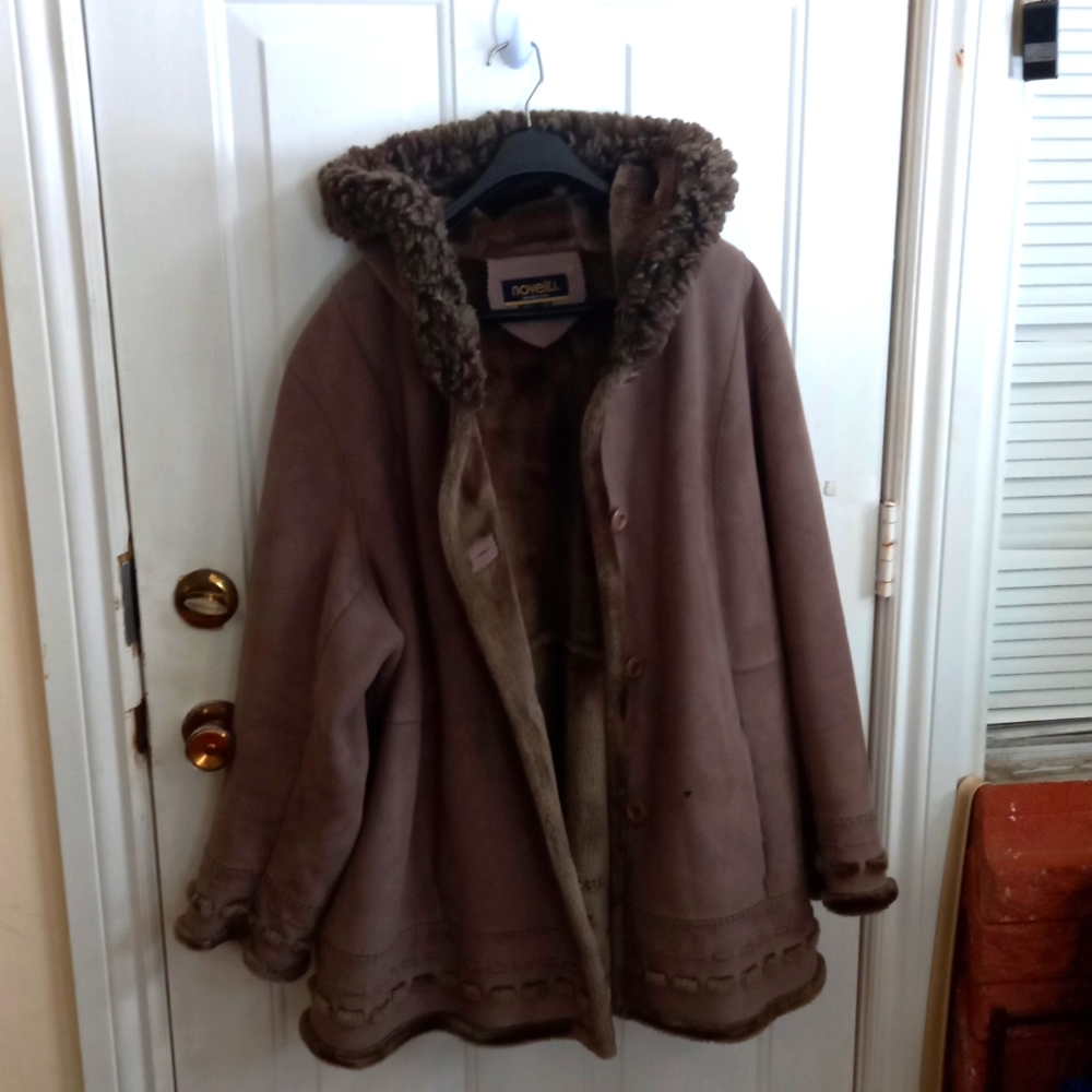 Novelti Plus 3X faux fur jacket with hoodie khaki/olive color